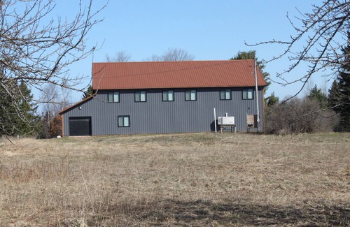 Grand Marais House | Big Group Barndominium- minutes from beautiful Lake Superior shoreline!