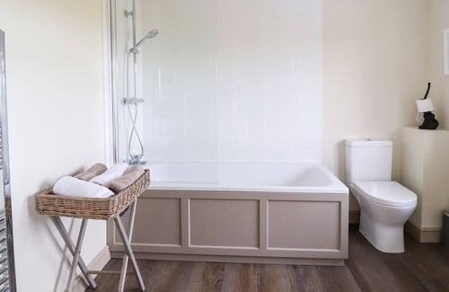 Ellesmere Cottage | BIG HILL COTTAGE, character holiday cottage in Ellesmere