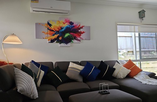 Bellbird Park House | Big home to share with a small family
