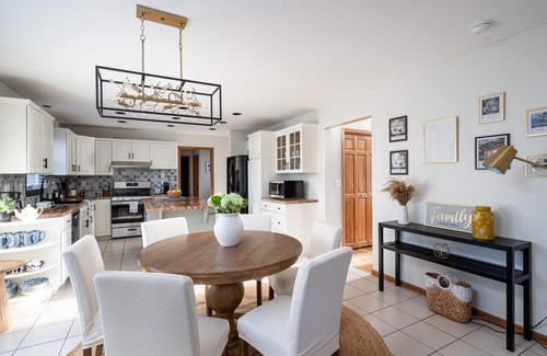 Kentwood House | Big House 2 Bedrooms in a House All to Yourself