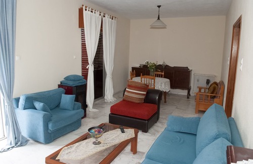 Trikala Apartment | Big house 95(sq ,m) 17,7min distance from Meteora Μonasteries Greece