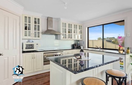 Encounter Bay House | Big House with Views and Fab Pop Culture Vibe