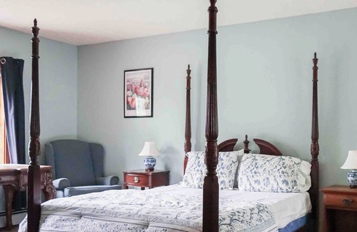 Saint Albans House | Big Indian Lake House - PONTOON BOAT USE INCLUDED