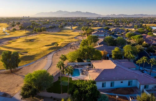 Palm Valley House | Big Luxury House on Golf Course in Gated Community