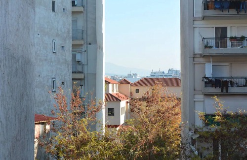 Thessaloniki Apartment | Big Modern Center Apartment, Balcony and Parking