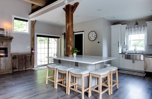 Howard House | Big Oak Retreat -10 min to Kenyon - 18th century barn