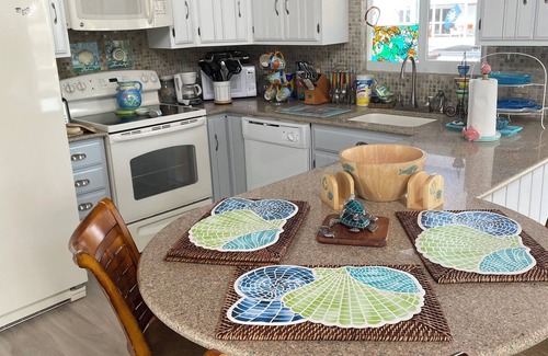 Big Pine Key House | Big Pine Key House 4/2 with 75’ dock and a stunning bay view.