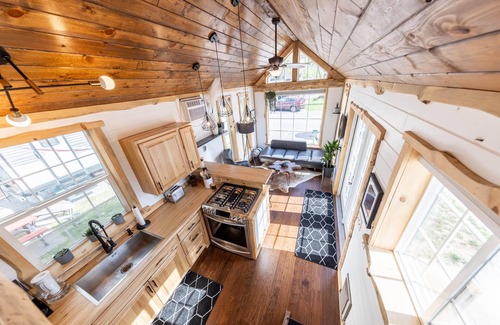 Draper Cabin | Big Profile, Tiny Mtn Cabin