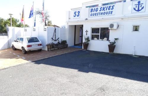 Gordons Bay Central House | Big Skies Guesthouse