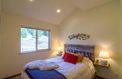 Big Sky Meadow Village House | Big Sky Basecamp Walk to Trails + Private Patio