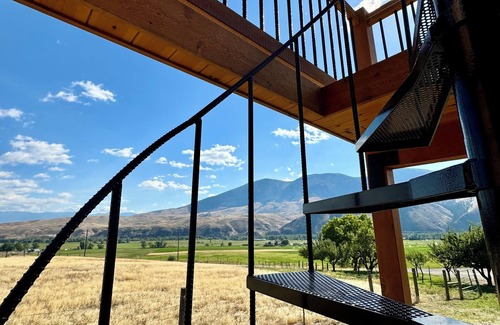 Salmon Cottage | Big Views in Salmon, ID - close to town and Goldbug Hotsprings