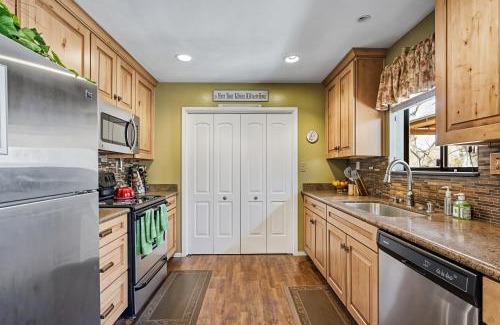 Groveland House | Bigfoot Retreat Home Close to Beach