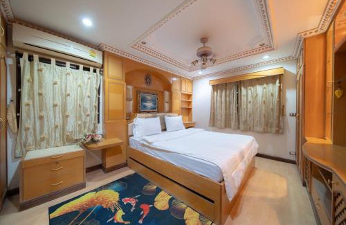 Nong Chaeng Villa | Bigg Villa at Walking Street