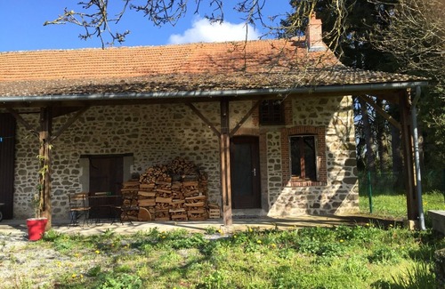Saint-Dizier-Leyrenne Cottage | Bijou cottage in the heart of rural France, with alpacas in the garden.