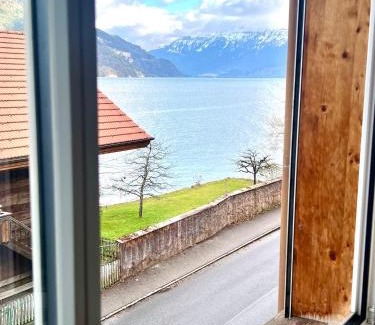 Faulensee Apartment | Bijou Serene klitzekleine Wohnung mit Seeblick