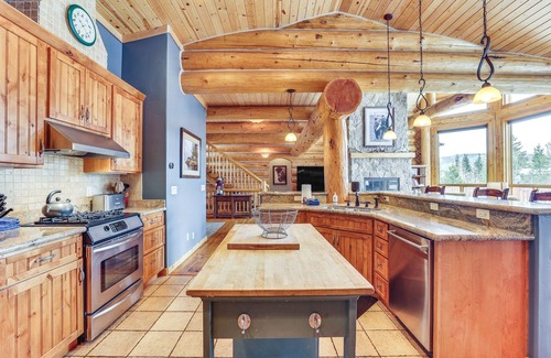 The Reserve House | Bike Path Access & Hot Tub: Family Home in Frisco!