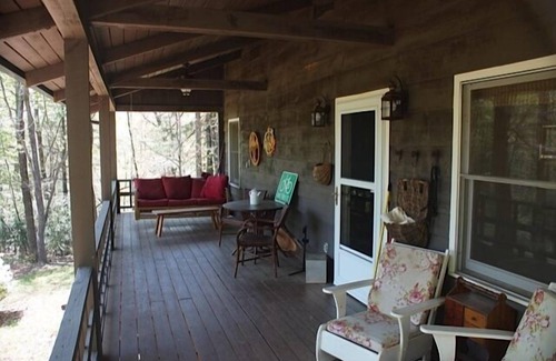 Hendersonville Cabin | Bikers paradise! Adjacent to Dupont State Park and REEB!