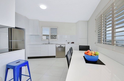 Alexandra Headland Apartment | Bilgola Unit 4 - Amazing Beach Views