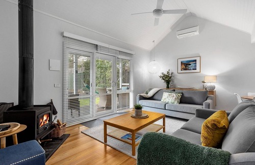 Sorrento Cottage | Bilinga Cottages - Magbird and Wattlebird