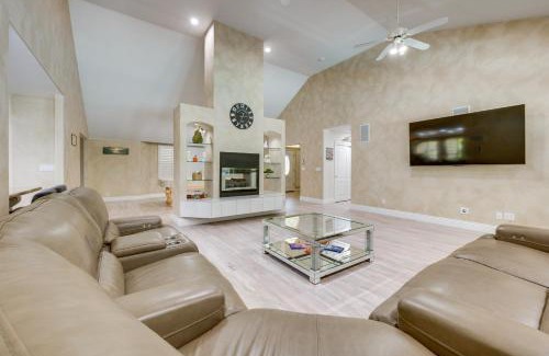 Clovis House | Billiards and Private Pool Bright Clovis Home!