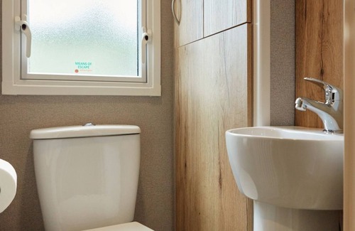 Great Billing Ski Chalet | Billing Aquadrome Holiday Park Silver 3 Bed Caravan HW88