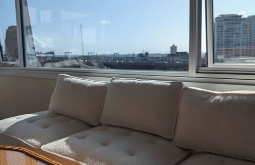 Kirribilli Apartment | Billion Dollar View | Spacious CBD Apartment 2bdr