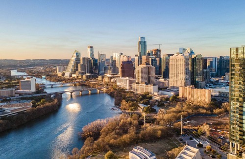 East Cesar Chavez House | Billy by AvantStay | Brand New Condo in Austin w/ Amazing Amenities