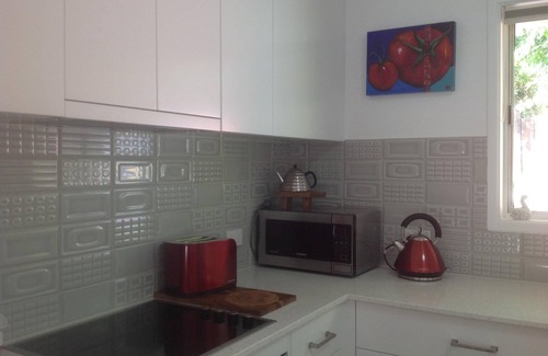 Coolum Beach House | Billy's Beach Retreat-Coolum Beach- Pet friendly home-linen included-free Wi-Fi