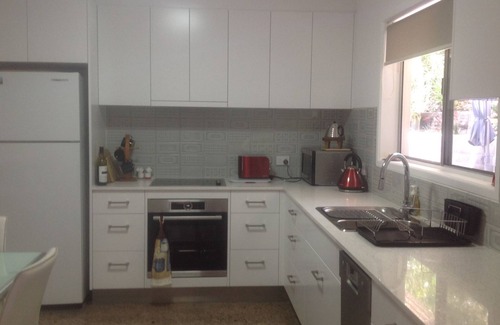 Coolum Beach House | Billy's Beach Retreat-Coolum Beach- Pet friendly home-linen included-free Wi-Fi