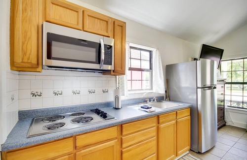 Biloxi Cottage | Biloxi Resort Cottage w/Pool & Lake Access!