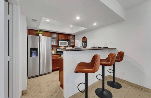 Camelback East Condo | Biltmore Baby! Ground Floor Pool and More!