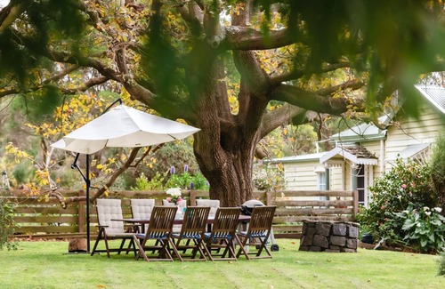 Flinders House | Bimbi of Flinders - Set in Park-like Garden