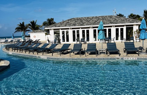 Alice Town Condo | Bimini World Resorts TIPSY TURTLE With Boatslip and Polaris UTV