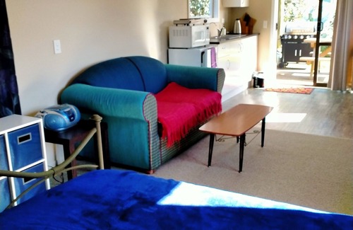 Takaka Apartment | Binnimoor Bach - Small Studio Chalet