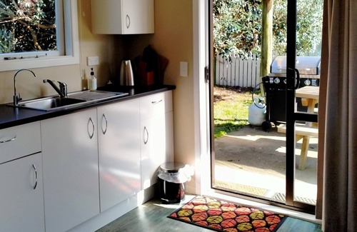 Takaka Apartment | Binnimoor Bach - Small Studio Chalet