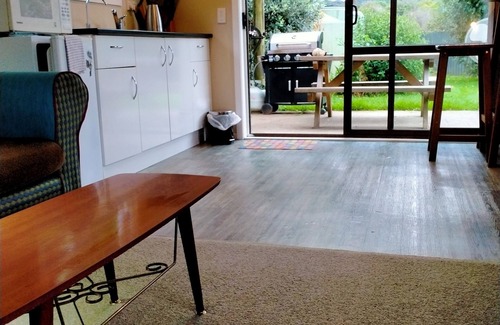 Takaka Apartment | Binnimoor Bach - Small Studio Chalet
