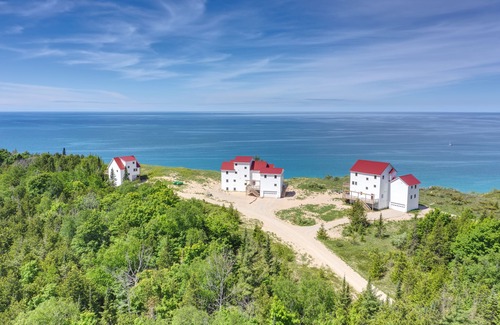 Frankfort House | Birch at Lake Bluff Preserve-Spectacular Lake Michigan Views-Sleeps 20