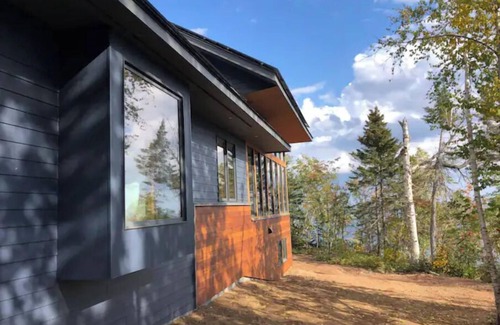 Tofte Cabin | Birch Bluffs, modern eco friendly house, 5 minutes from Lutsen Mountain.