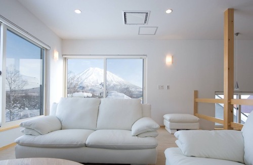 Hirafu House | Birch Grove Ski House / Abuta-gun Hokkaidō