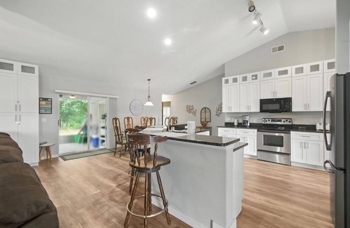 Indian Trails House | Birch Haven Retreat | Dog-Friendly Getaway with Pool Table, Minutes to the Beach