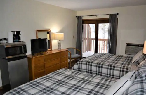 Hayward Resort | Birch Point Resort Condo #20 - Nelson Lake, Hayward