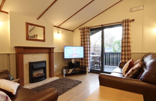 Richmond Cabin | Birch Traditional Single Storey Lodge in Tranquil Settings, Sleeps 4