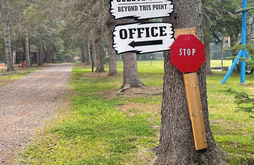 Nipissing Cottage | Birchwood on the rivern2 and 3 Bedroom cottagesnlooking over South River