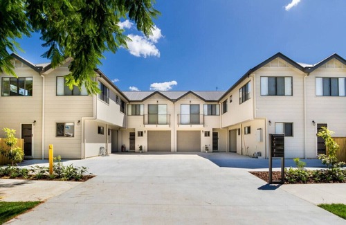 Beerwah Apartment | 'Bird of Paradise'@ Sunlight Swan Beerwah sleeps 6