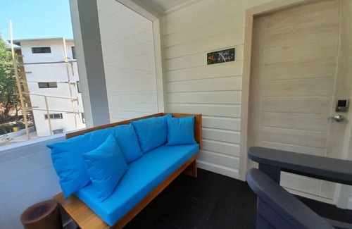 Roatan Villa | Bird of Paradise Villa at Curacion Beach Resort - Beachfront, Kayaks, Pool