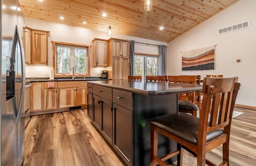 Nekoosa House | "Birdie Bunkhouse" Rome WI - 4 Bedroom Home - Close to Several Golf Courses!