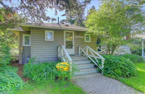 Georgina Cottage | BIRDIE LAKE VIEW COTTAGE