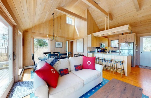 Brooklin House | Birds Nest