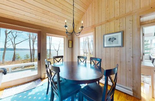 Brooklin House | Birds Nest