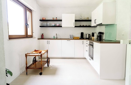 Schwanheim Apartment | birds-nest vacation apartment view of Palatinate Forest fireplace dog-friendly